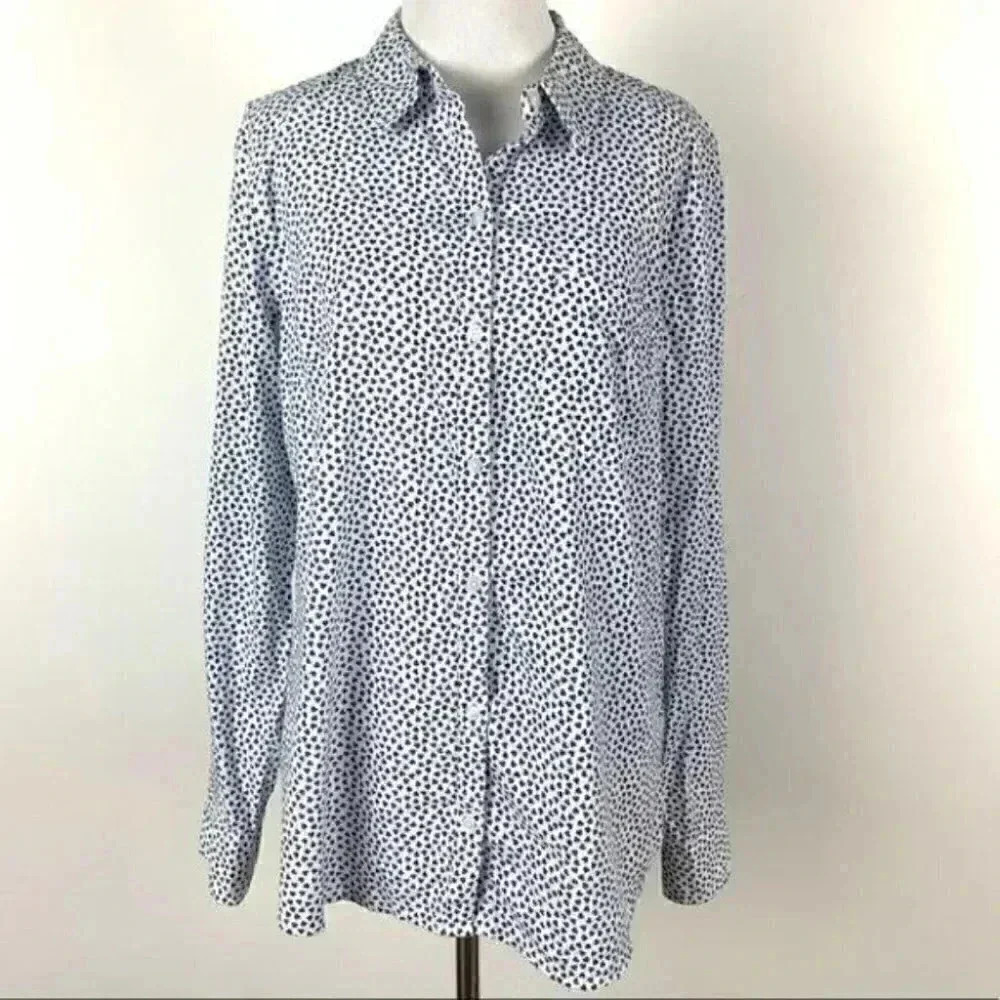 Gap factory womens top size M button down blue white hearts